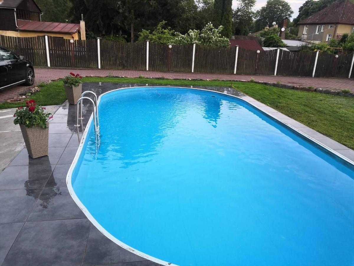 Penzion Ubytovani U Parku S Parkovistem Česká Lípa Zewnętrze zdjęcie